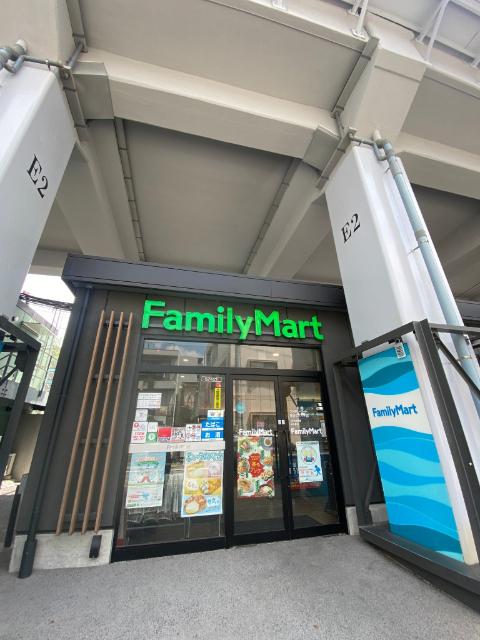 ファミリーマート東京ミズマチ店：115m