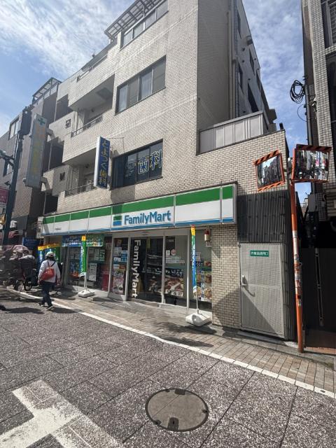 ファミリーマート戸越銀座駅西店：207m