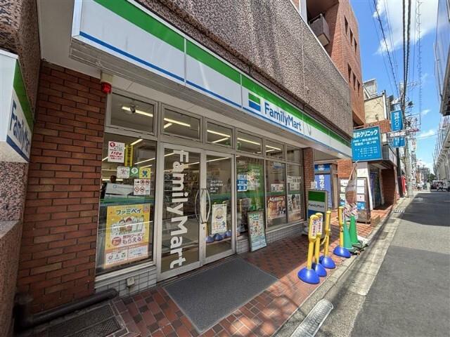 ファミリーマート都立大学駅西店：268m