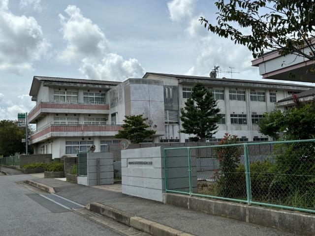 成田市立本城小学校：1021m
