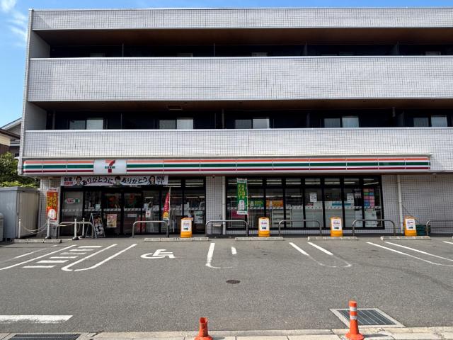 セブンイレブン戸田市役所南通り店：461m