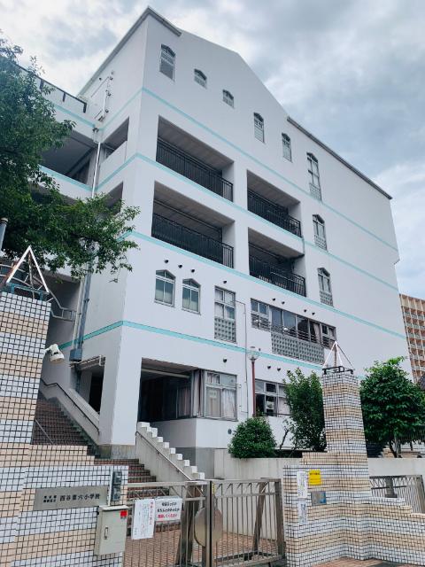 新宿区立四谷第六小学校：762m