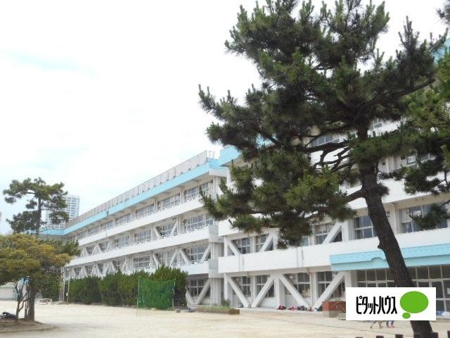船橋市立湊町小学校：467m