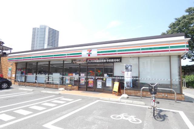 セブンイレブン越ヶ谷3丁目店：623m