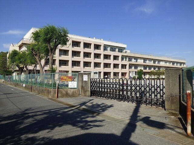 市川市立第三中学校：936m