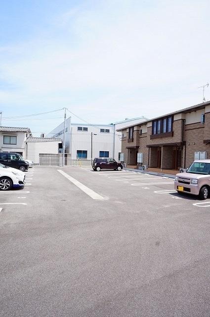 オルソ・グランデ元山　Ｂ（204） 駐車場