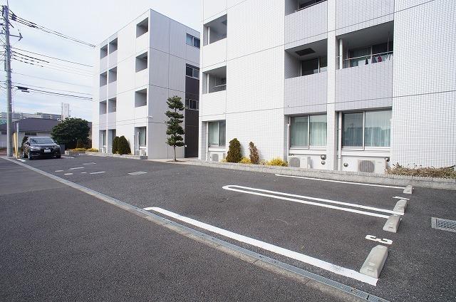 ソレイユ・ルヴァンⅡ（202） 駐車場