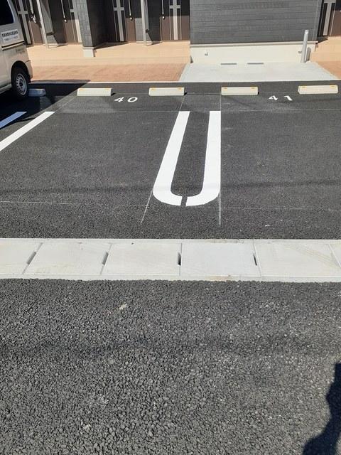 プラーンドルⅩⅦ（202） 駐車場