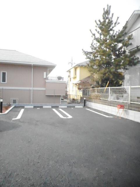 ベラルーア（102） 駐車場