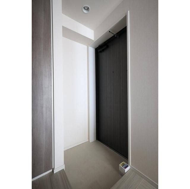 Ａｕｇｕｓｔａ　Ｒｅｓｉｄｅｎｃe新中野（605） 玄関