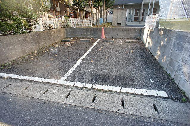 コンフォルターブルＡ（102） 駐車場