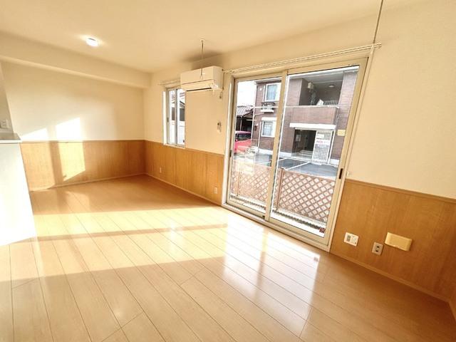 ロイヤルヒルズJ（102） 部屋画像