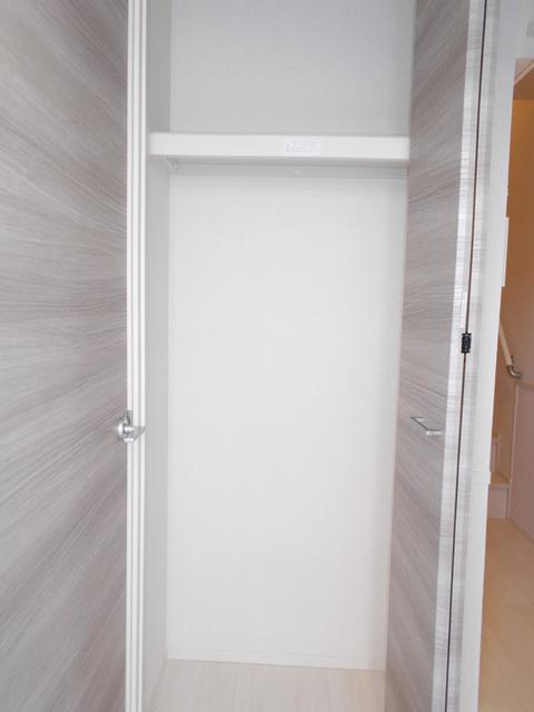 レセンテ（102） 玄関