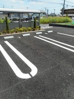 グランドソレイユ（205） 駐車場