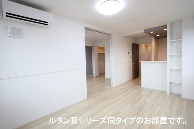 シャンティ長沢（301） リビング