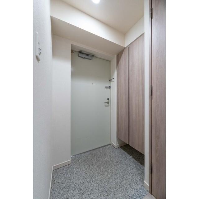 アジュールテラス中野新橋（401） 玄関