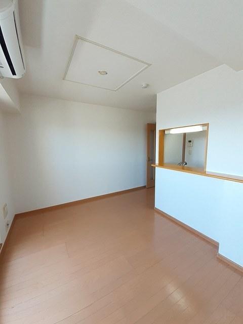 グラン　エリアール（305） リビング