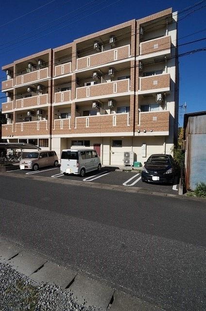 ラ・ベルソレイユ（403） 駐車場