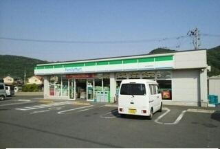 ファミリーマート鶴市町店さん：550m