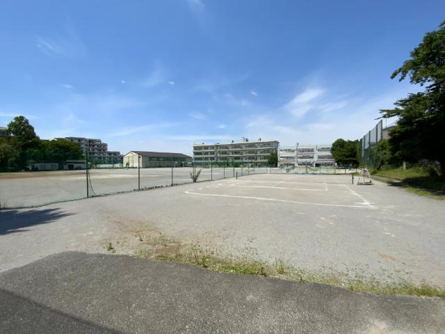流山市立常盤松中学校：1225m