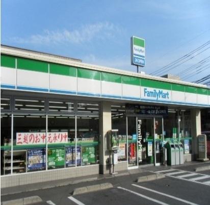 ファミリーマート：290m