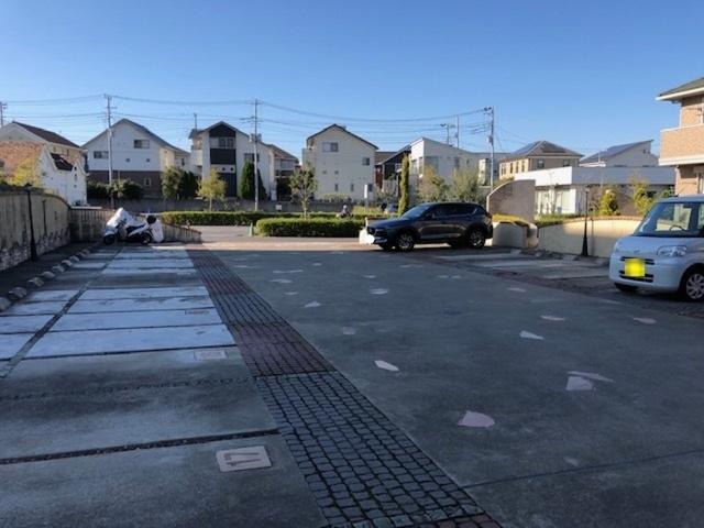 エアリーガーデン　C（102） 駐車場