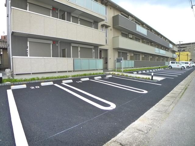 エヴァーラスティング千葉（313） 駐車場