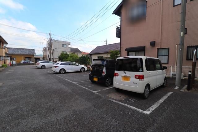 ジュネスユウ（102） 駐車場