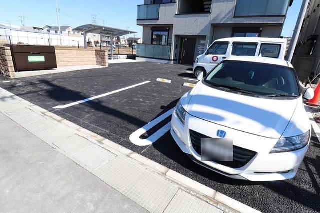 アヴァンス八潮Ａ（105） 駐車場