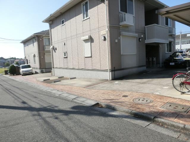 アバンサール　Ａ・Ｂ（A102） 駐車場