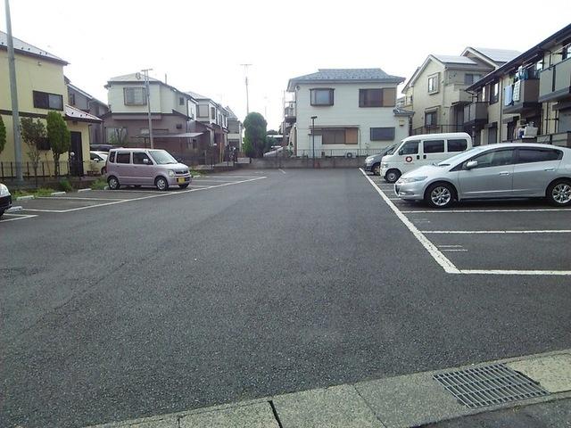 グランパール（203） 駐車場