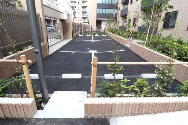 サンジョイアゼロ（705） 駐車場