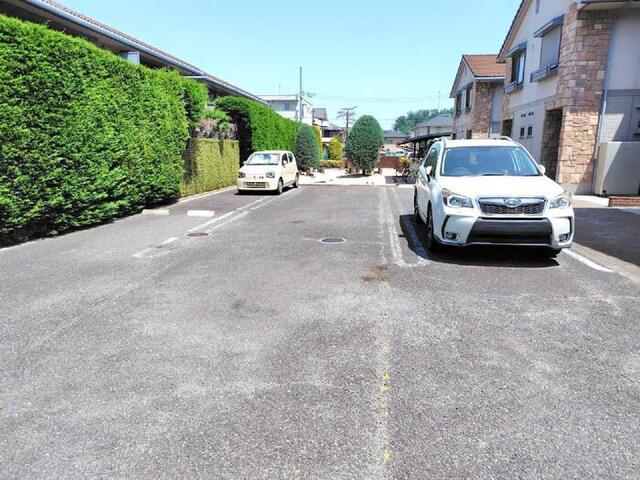 Ｇｒｅｅｎ Ｆｏｒｅｓｔ聖蹟（B102） 駐車場