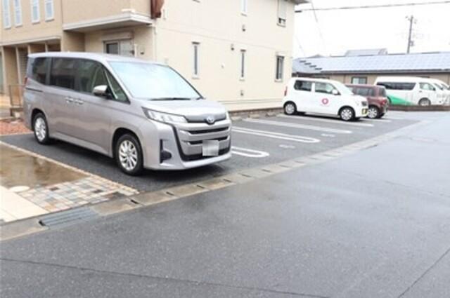 リヴィール　ソワ　Ⅱ（101） 駐車場