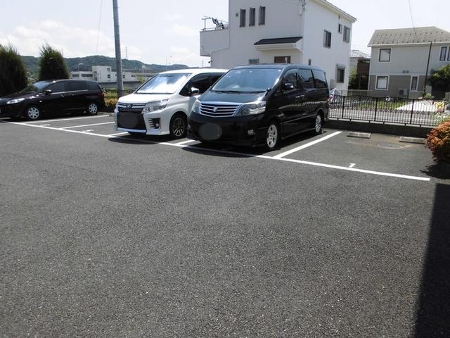 ドエル５９（205） 駐車場