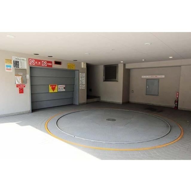 コンフォリア原宿（0218） 駐車場