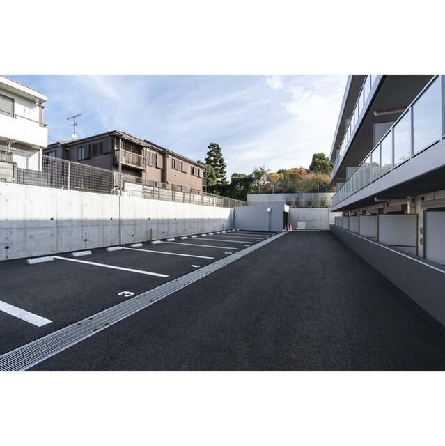 ＥＭパレス田園調布（216） 駐車場