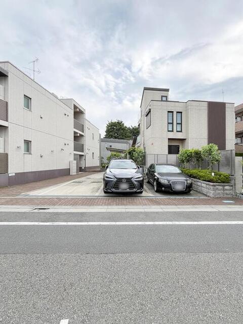 アルモ井の頭（201） 駐車場