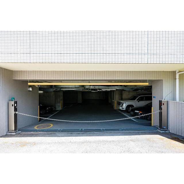 コンフォリア西荻窪（0810） 駐車場