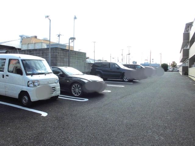 グレイス・フォレ　Ⅰ（205） 駐車場