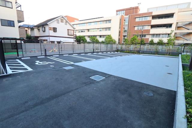 GRAND SOLEIL（201） 駐車場