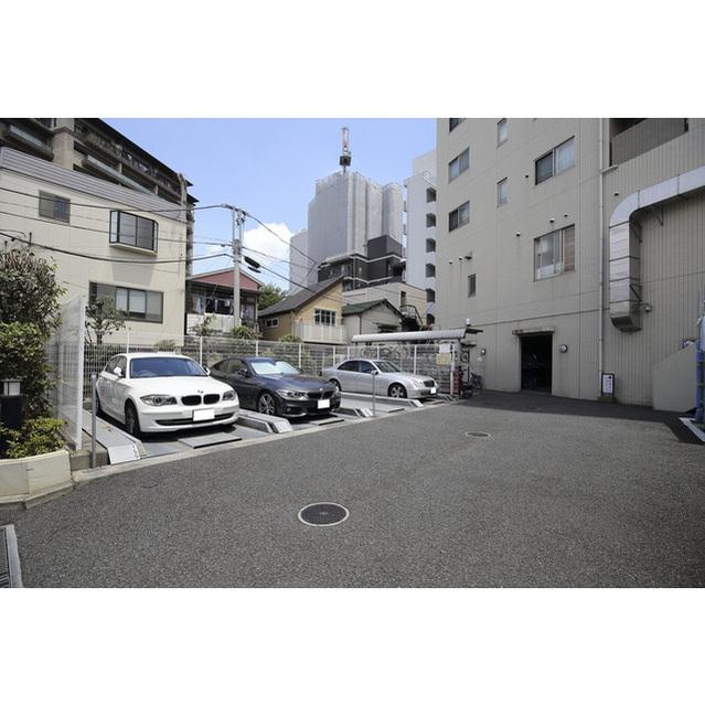 コンフォリア三宿（0803） 駐車場