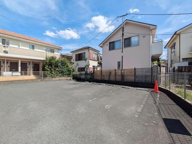 メゾンソレイユ（203） 駐車場