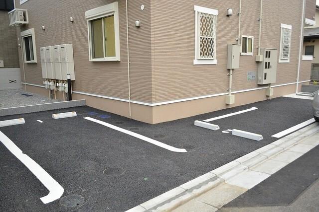 フォンテーヌ新高根（101） 駐車場