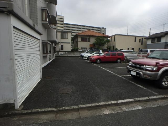 ルイメゾン２（302） 駐車場