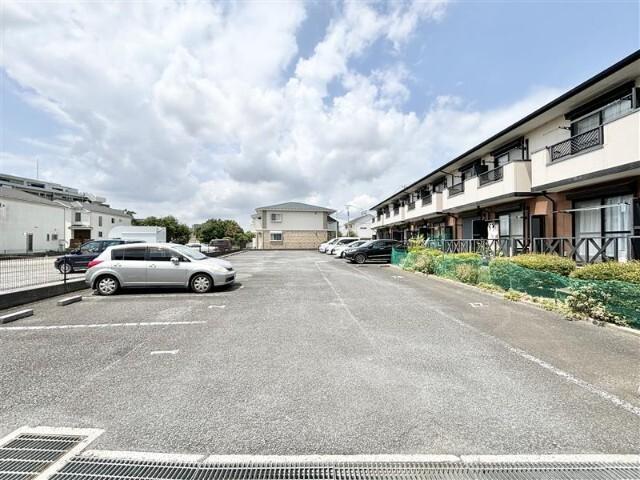ラ・クレアール（0212） 駐車場