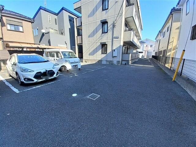 エクシーレ（105） 駐車場