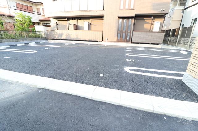 マニフィーク（301） 駐車場