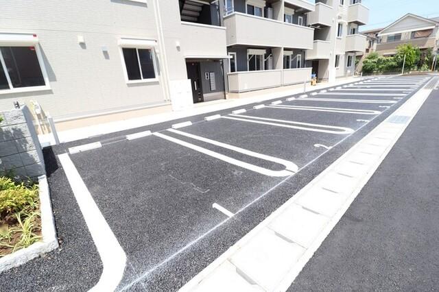 クロノス（303） 駐車場