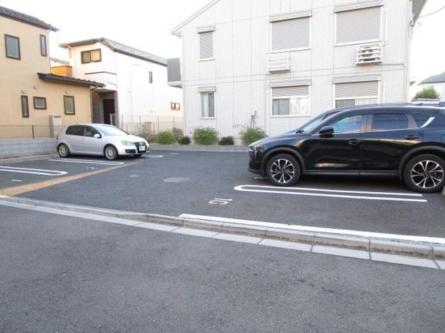イーリスガーデン（103） 駐車場